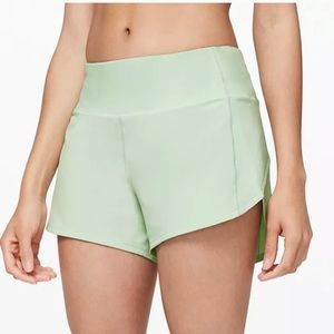 Lululemon Speed Up Mid-Rise Lined Short 4"
Mystic Mint
Size 4